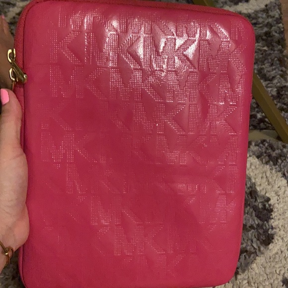 Michael Kors, authentic, iPad or tablet sleeve. - Picture 4 of 5
